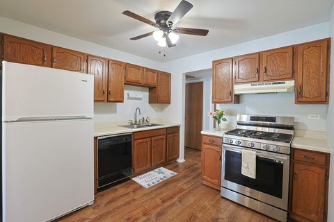 Tiny photo for 600 Stone Circle Court #W1, Schaumburg, IL 60194 (MLS # 12552233)