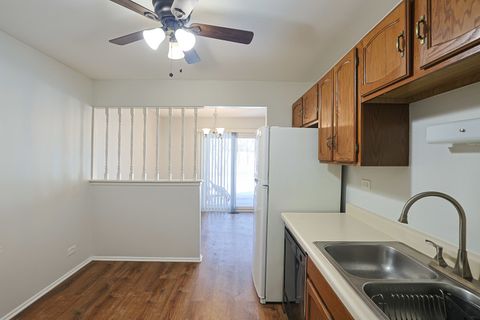 Tiny photo for 600 Stone Circle Court #W1, Schaumburg, IL 60194 (MLS # 12552233)