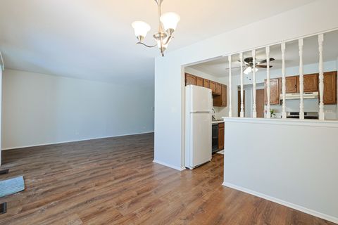 Tiny photo for 600 Stone Circle Court #W1, Schaumburg, IL 60194 (MLS # 12552233)