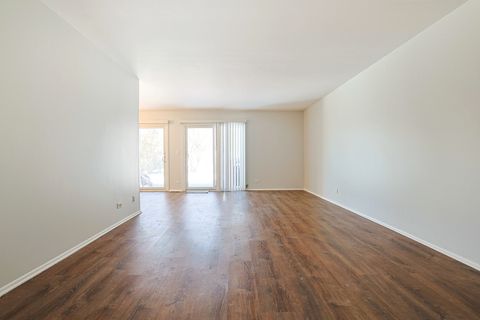 Tiny photo for 600 Stone Circle Court #W1, Schaumburg, IL 60194 (MLS # 12552233)