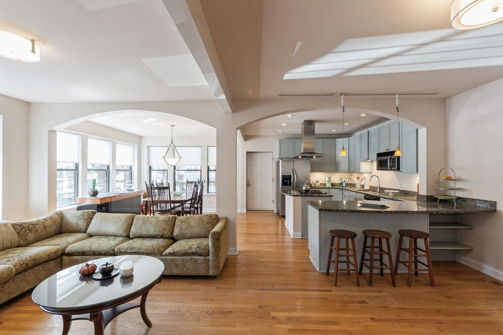 645 W Bittersweet Place 1