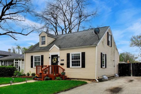 Tiny photo for 18532 Klimm Avenue, Homewood, IL 60430 (MLS # 12627047)