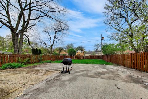 Tiny photo for 18532 Klimm Avenue, Homewood, IL 60430 (MLS # 12627047)