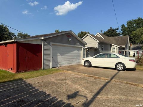 Tiny photo for 401 N 23RD Street, Herrin, IL 62948 (MLS # EB459328)