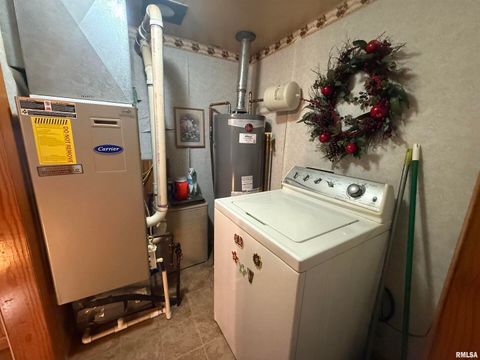 Tiny photo for 401 N 23RD Street, Herrin, IL 62948 (MLS # EB459328)