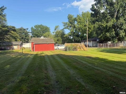 Tiny photo for 401 N 23RD Street, Herrin, IL 62948 (MLS # EB459328)