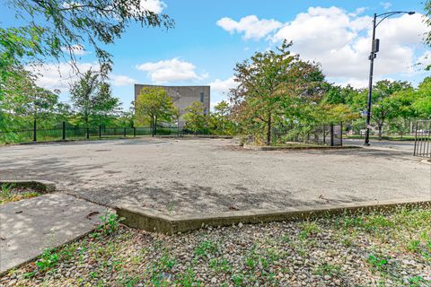 Tiny photo for 6300 S Woodlawn Street #305, Chicago, IL 60637 (MLS # 12555164)