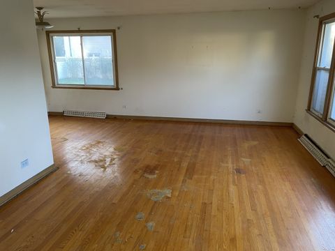 Tiny photo for 441 E adams Street, Elmhurst, IL 60126 (MLS # 12501317)