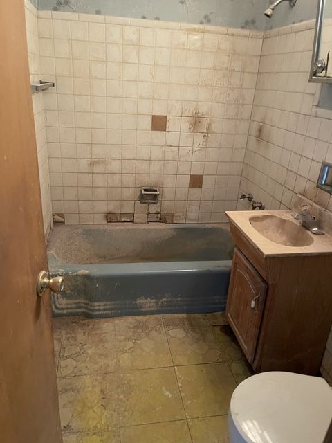 Tiny photo for 441 E adams Street, Elmhurst, IL 60126 (MLS # 12501317)