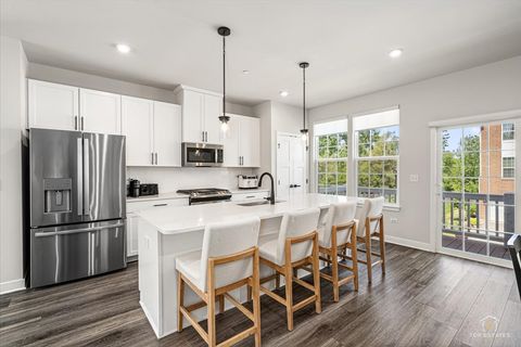 Tiny photo for 197 Canterbury Way, Lake Zurich, IL 60047 (MLS # 12652784)