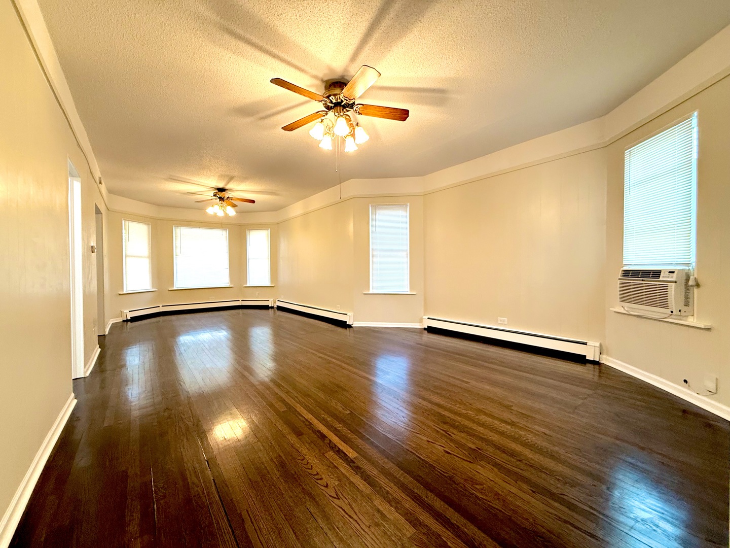 2308 N MONTICELLO Avenue 1