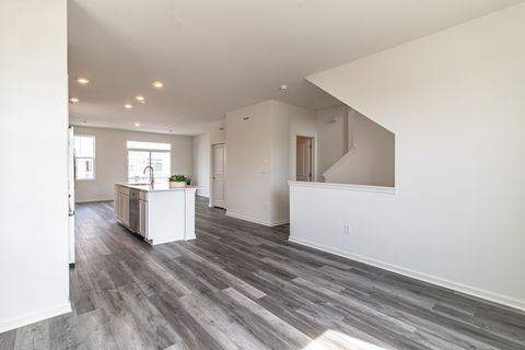 Tiny photo for 2111 Yellowstone Boulevard #2111, Mundelein, IL 60060 (MLS # 12593758)