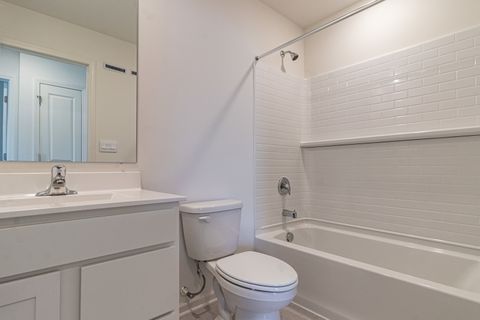 Tiny photo for 2111 Yellowstone Boulevard #2111, Mundelein, IL 60060 (MLS # 12593758)