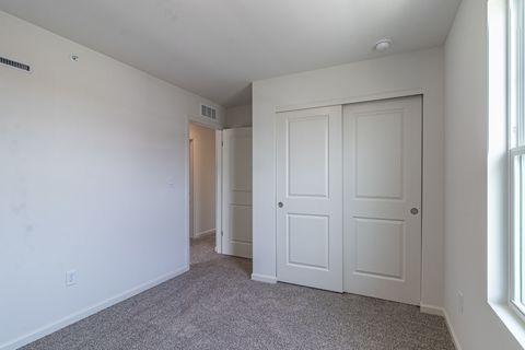Tiny photo for 2111 Yellowstone Boulevard #2111, Mundelein, IL 60060 (MLS # 12593758)