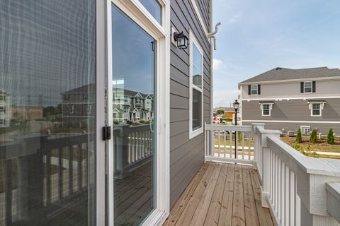 Tiny photo for 2111 Yellowstone Boulevard #2111, Mundelein, IL 60060 (MLS # 12593758)