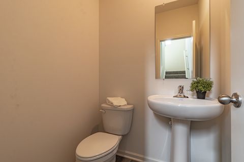 Tiny photo for 2111 Yellowstone Boulevard #2111, Mundelein, IL 60060 (MLS # 12593758)