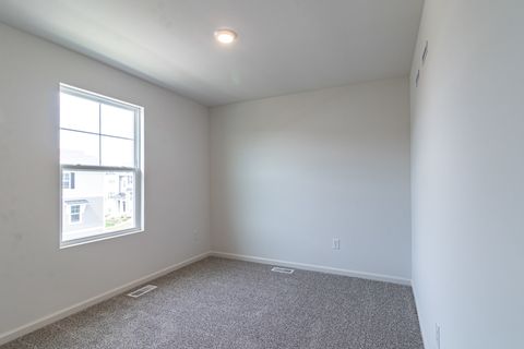 Tiny photo for 2111 Yellowstone Boulevard #2111, Mundelein, IL 60060 (MLS # 12593758)