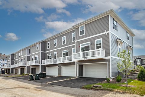 Tiny photo for 2111 Yellowstone Boulevard #2111, Mundelein, IL 60060 (MLS # 12593758)