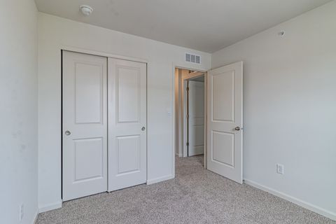Tiny photo for 2111 Yellowstone Boulevard #2111, Mundelein, IL 60060 (MLS # 12593758)