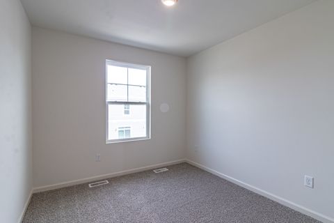 Tiny photo for 2111 Yellowstone Boulevard #2111, Mundelein, IL 60060 (MLS # 12593758)