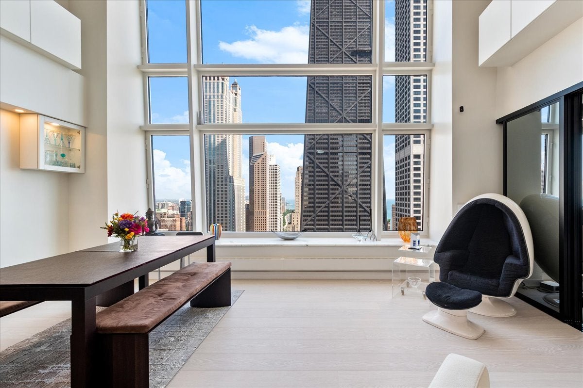 161 E Chicago Avenue 24-02