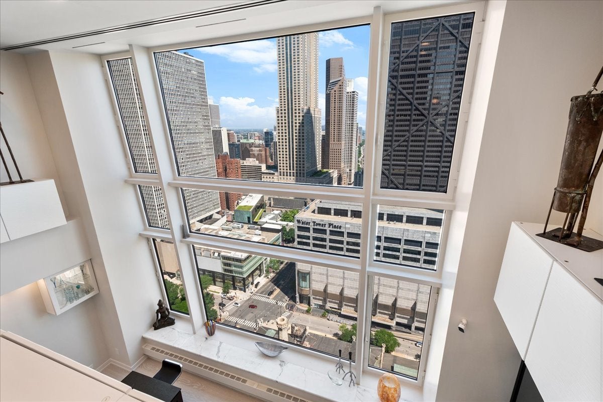 161 E Chicago Avenue 24-02