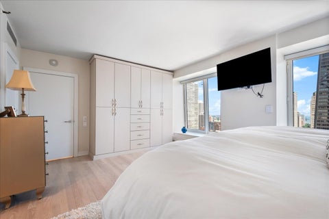 Tiny photo for 161 E Chicago Avenue #24-02, Chicago, IL 60611 (MLS # 12770886)