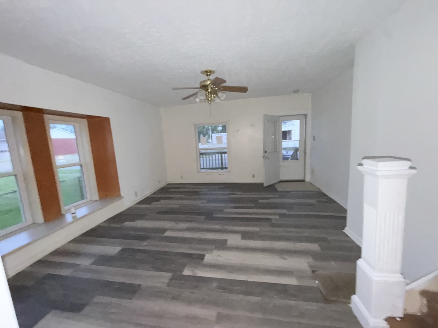 208 W Oak Street - Photo 3