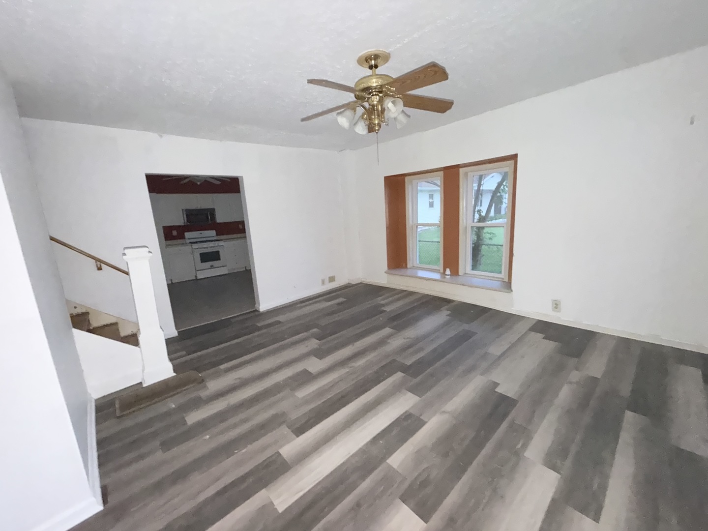 208 W Oak Street - Photo 2