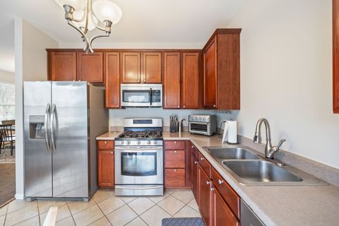 Tiny photo for 294 Comstock Drive #294, Elgin, IL 60124 (MLS # 12552820)
