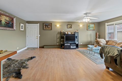 Tiny photo for 1119 E ALGONQUIN Road #11, Arlington Heights, IL 60005 (MLS # 12526114)