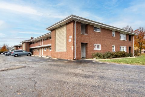 Tiny photo for 1119 E ALGONQUIN Road #11, Arlington Heights, IL 60005 (MLS # 12526114)