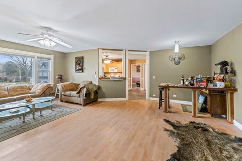 Tiny photo for 1119 E ALGONQUIN Road #11, Arlington Heights, IL 60005 (MLS # 12526114)