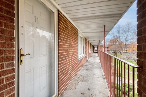 Tiny photo for 1119 E ALGONQUIN Road #11, Arlington Heights, IL 60005 (MLS # 12526114)