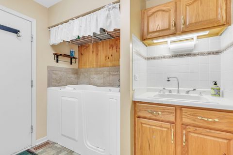 Tiny photo for 381 Gatewood Lane, Grayslake, IL 60030 (MLS # 12479996)