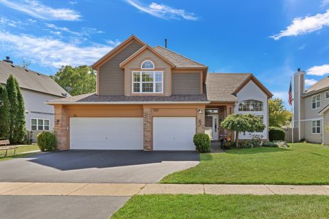 Photo of 381 Gatewood Lane, Grayslake, IL 60030 (MLS # 12479996)