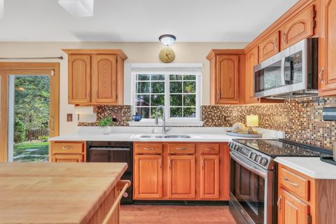 Tiny photo for 381 Gatewood Lane, Grayslake, IL 60030 (MLS # 12479996)