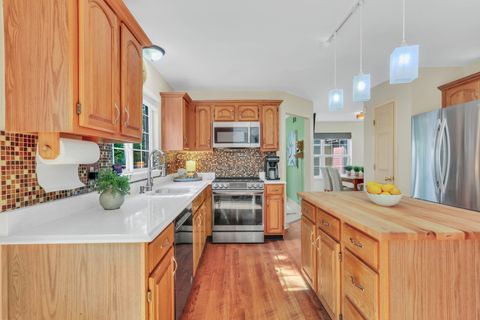 Tiny photo for 381 Gatewood Lane, Grayslake, IL 60030 (MLS # 12479996)