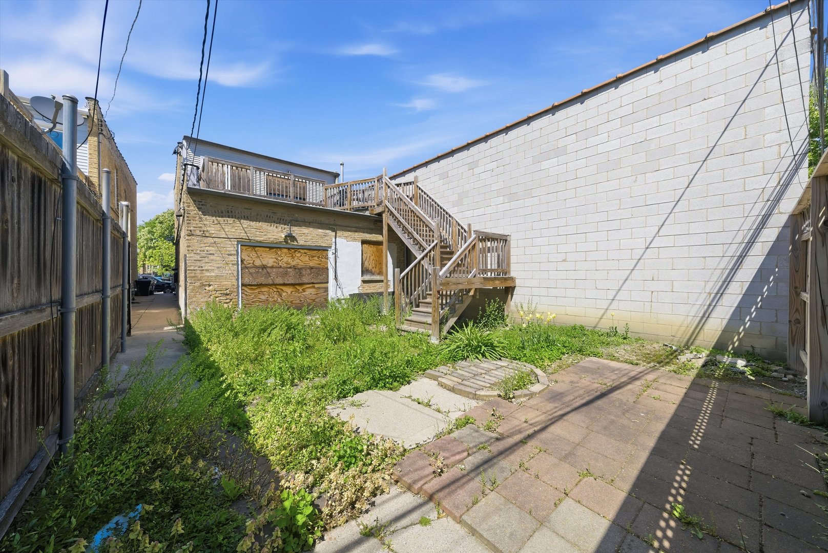 4263 W Montrose Avenue