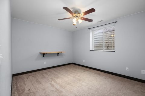 Tiny photo for 125 W Pinehurst Drive, Eldridge, IA 52748 (MLS # 12580804)