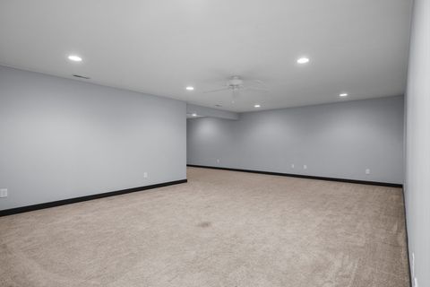 Tiny photo for 125 W Pinehurst Drive, Eldridge, IA 52748 (MLS # 12580804)