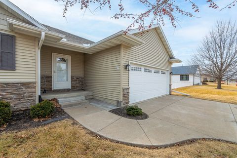 Tiny photo for 125 W Pinehurst Drive, Eldridge, IA 52748 (MLS # 12580804)