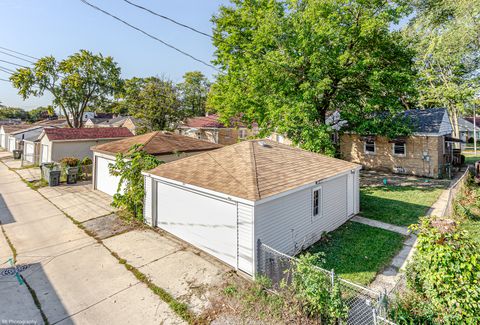 Tiny photo for 117 Morris Avenue, Bellwood, IL 60104 (MLS # 12487757)