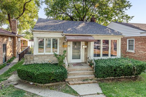 Tiny photo for 117 Morris Avenue, Bellwood, IL 60104 (MLS # 12487757)