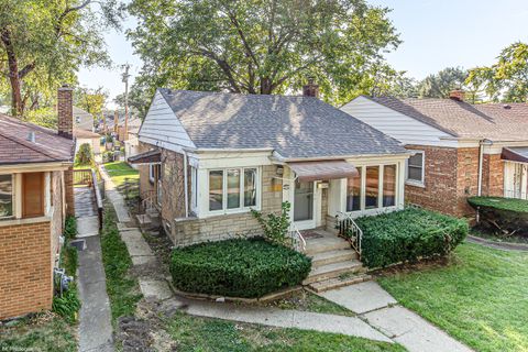 Tiny photo for 117 Morris Avenue, Bellwood, IL 60104 (MLS # 12487757)