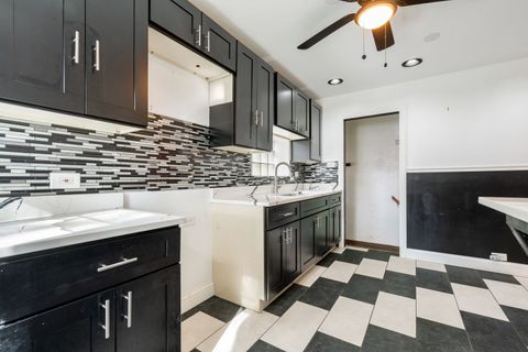 Tiny photo for 117 Morris Avenue, Bellwood, IL 60104 (MLS # 12487757)