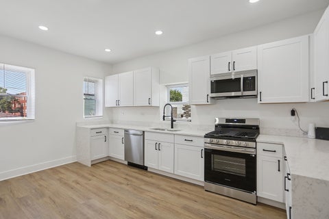 Tiny photo for 7000 S Eberhart Avenue, Chicago, IL 60637 (MLS # 12773573)