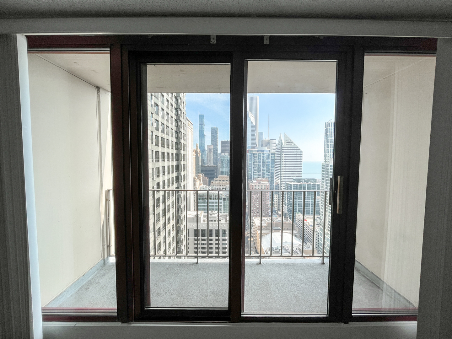 200 N DEARBORN Street 4504