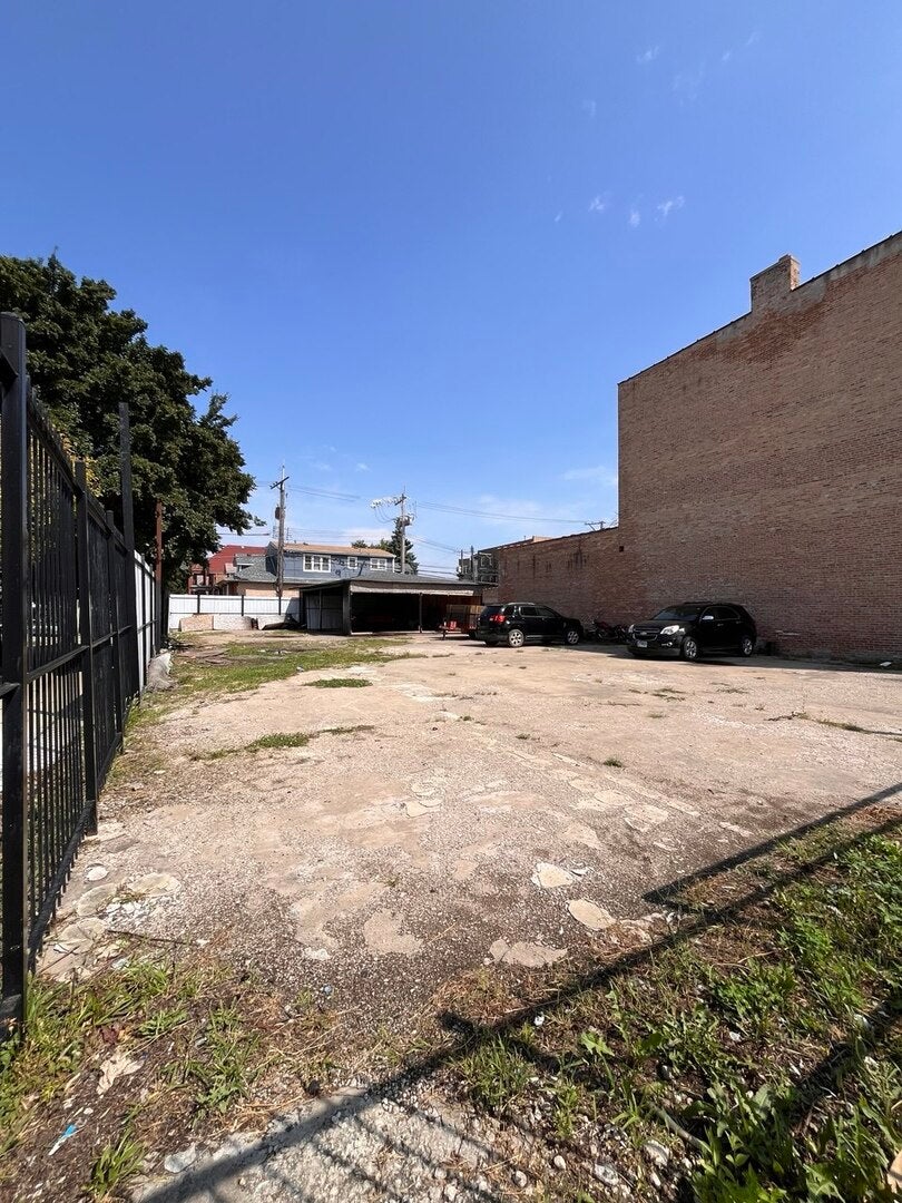 2454 W 63rd Street