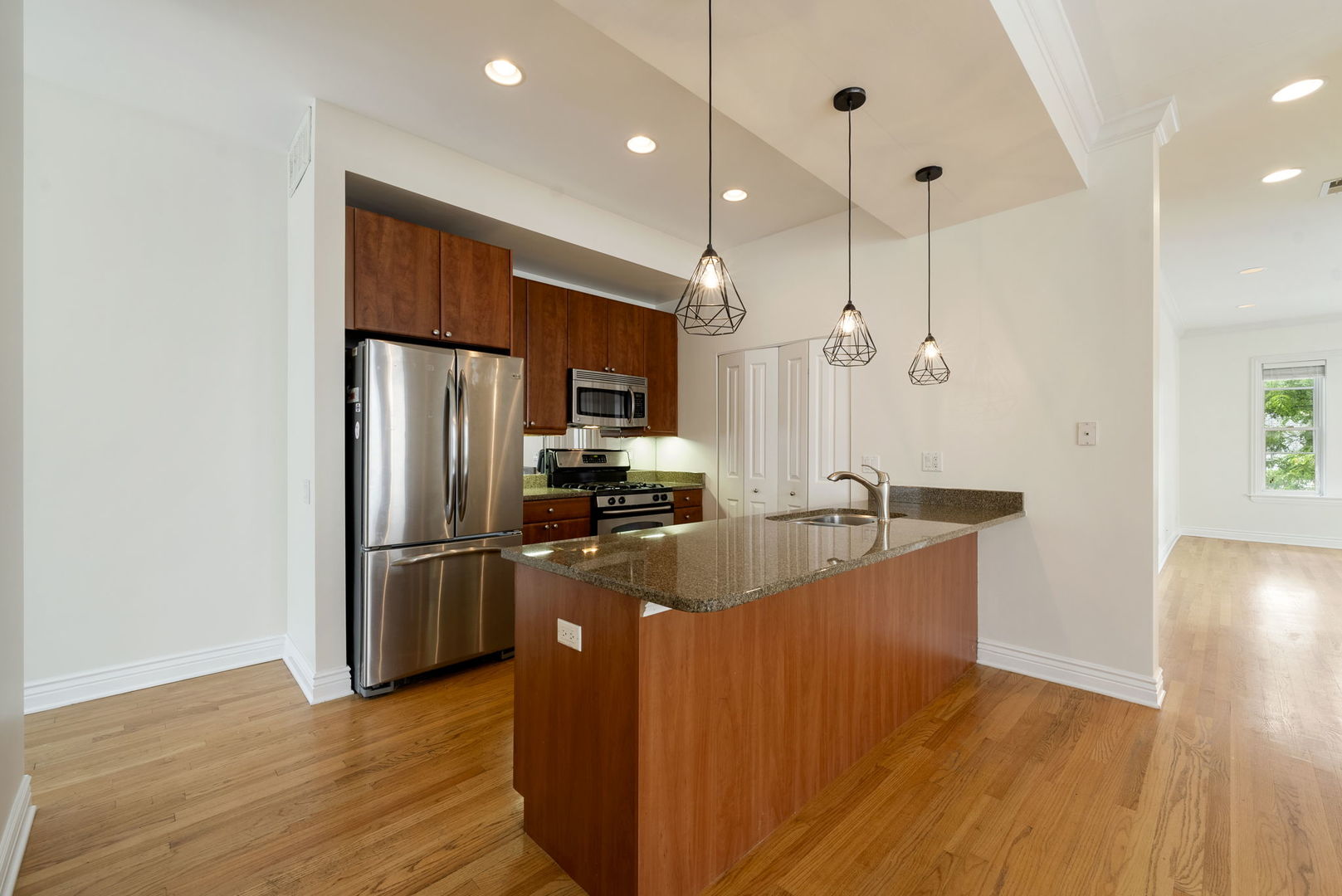 2545 N CLARK Street 2